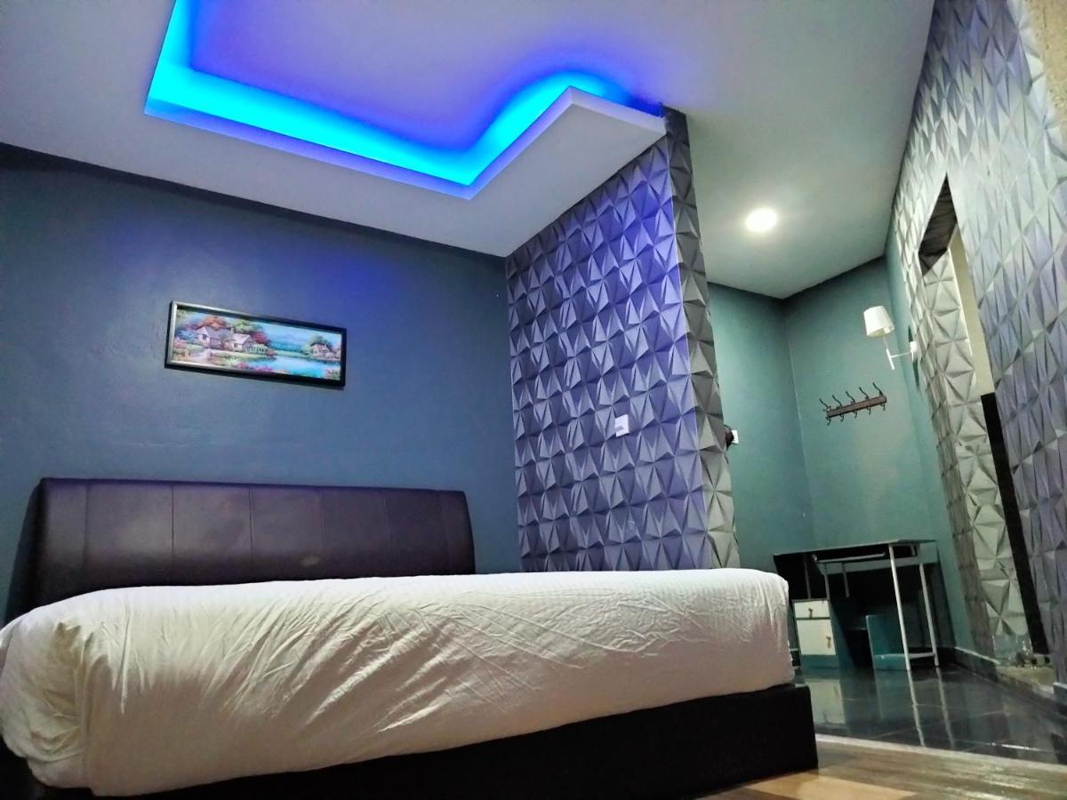 Pine Hotel Batu Gajah Exteriér fotografie