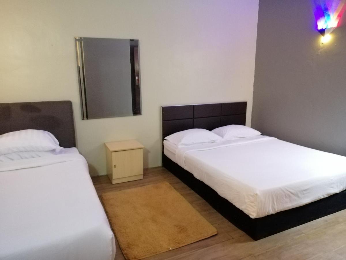 Pine Hotel Batu Gajah Exteriér fotografie